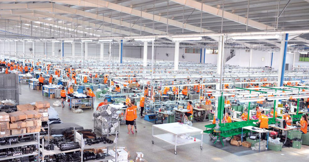 Tekstilet e këpucët në krizë, punësimi në fason ra me një të pestën nga 2023 – 2025