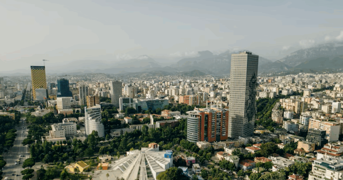 Hotelet, në gusht shumica e turistëve të huaj qëndruan në Tiranë, më pak në Jug dhe Veri