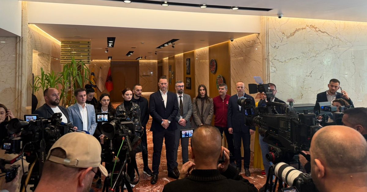 Florian Binaj bashkon opozitën, fushatës i bashkohet Hasimja, Alimehmeti dhe Doda