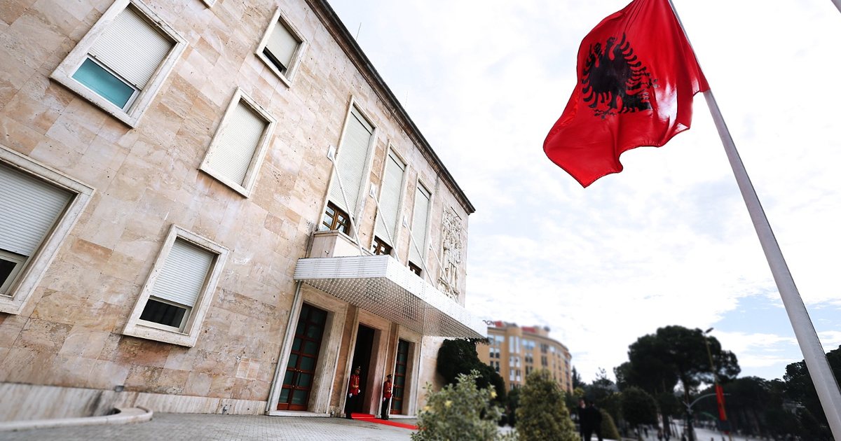 Rama emëron dy zv.ministra të rinj te Arsimi dhe Mjedisi, lirohet nga detyra kreu i Agjencisë së Mjedisit