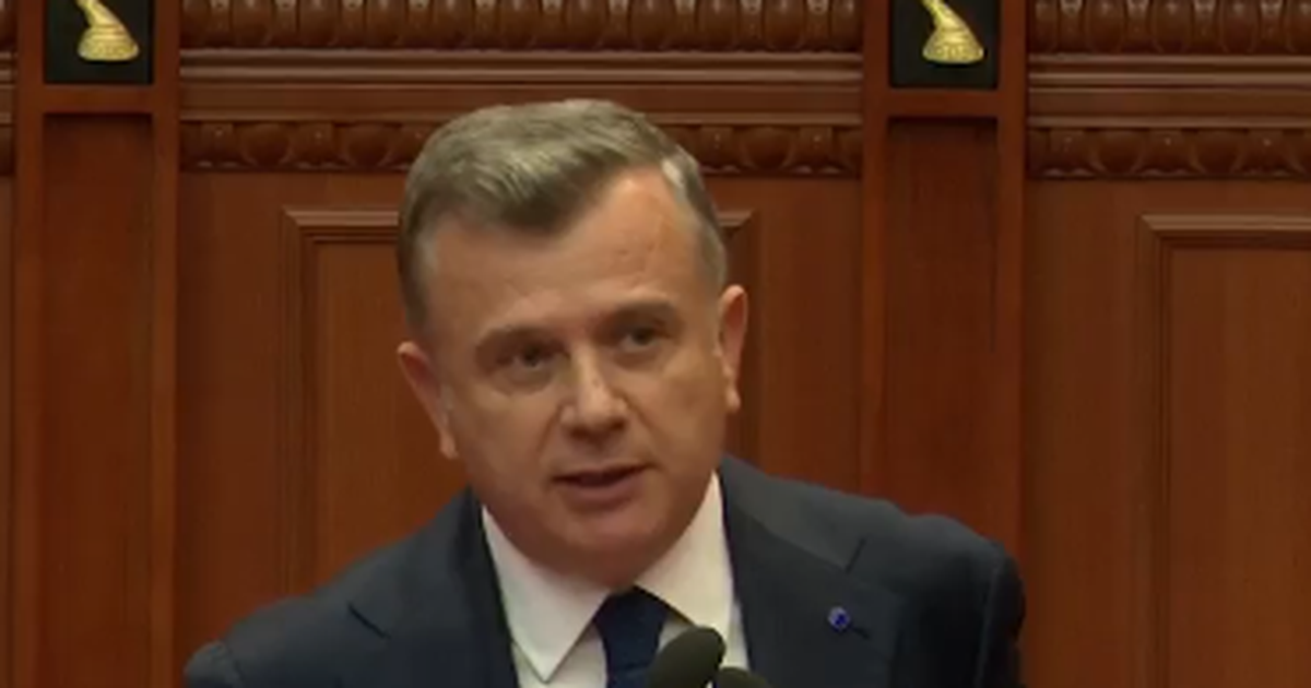 “Të paaftë”! Balla ironizon opozitën, nuk kursen as kandidatin Binaj: Morët ‘zarin’ e Zenit e bëtë ‘kukullën’ e Saliut (VIDEO)