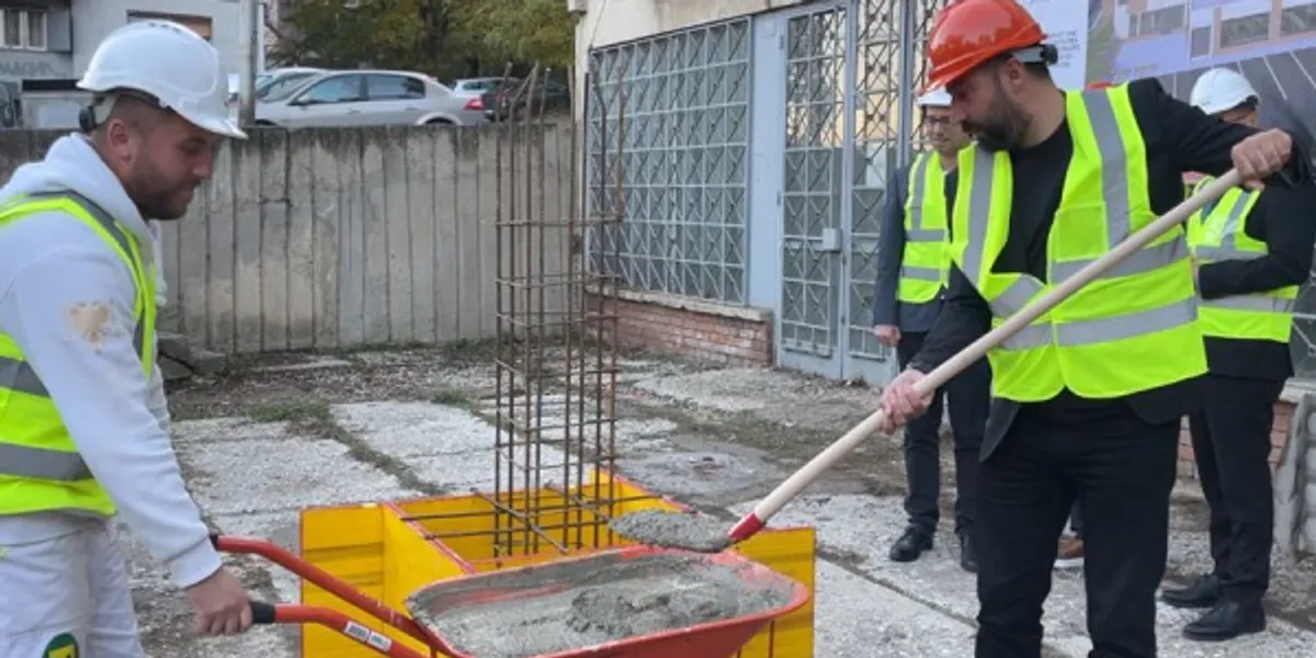 Vendoset gurthemeli i zyrave të ATK-së në veri