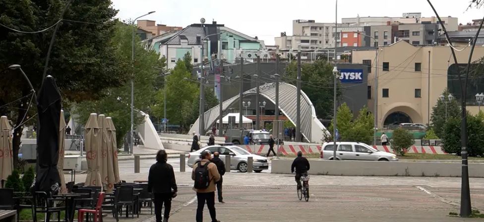 Zgjedhjet lokale do të sjellin ndryshim pushteti në veri, analiza e DW: Partitë serbe i kanë dhënë fund bojkotit, konkurojnë për kryetar në të katër komunat