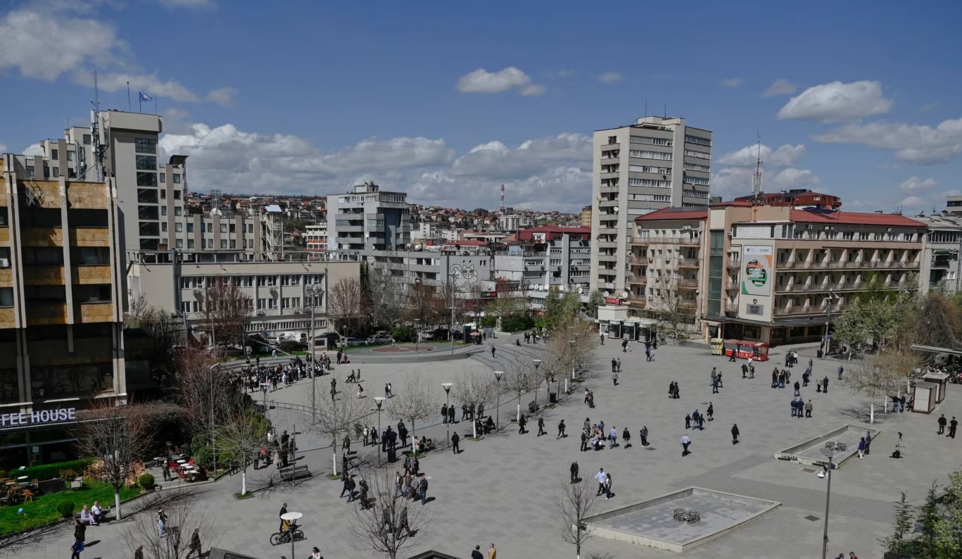 Garë e fortë për Komunën e Prishtinës, Exit Poll sheh në balotazh Përparim Ramën dhe Hajrulla Çekun
