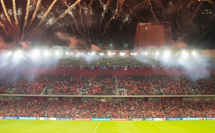 E turpshme! Raporti shqetësues i UEFA-s, tifozët në Shqipëri prekin fundin