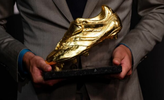 “Këpuca e Artë”, këmba që e mban vlen sa një thesar i larë në ar