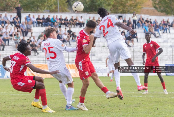 ZYRTARE/ “Rrufe” në qiell të hapur, klubi i Superiores njofton largimin e dy lojtarëve të huaj