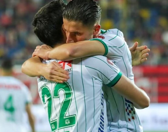 VIDEO/ Futbollisti shqiptar bën heroin, i dhuron fitoren skuadrës në Superligën turke