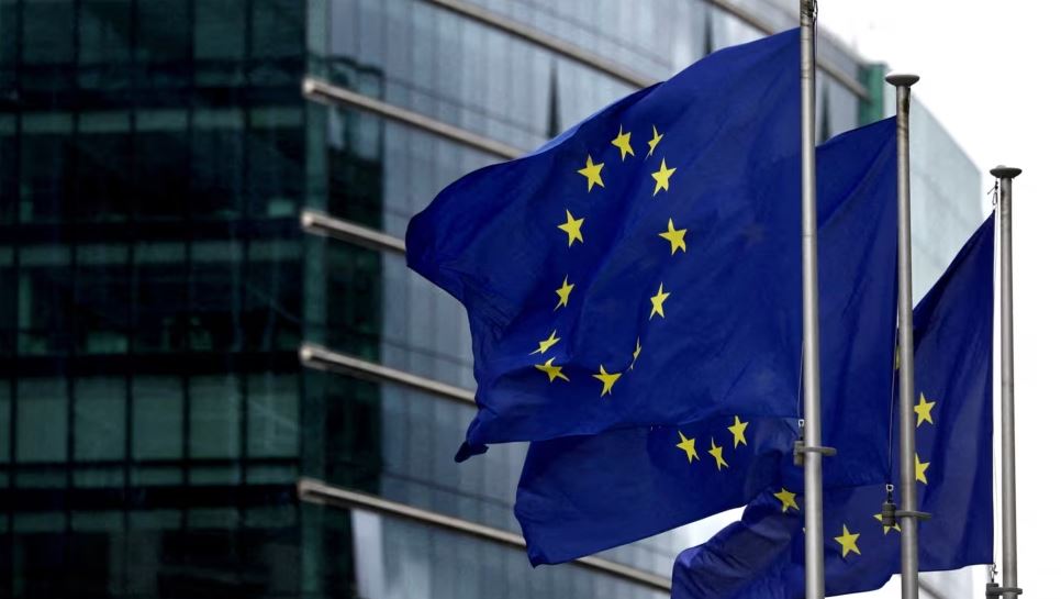 “Politika e BE-së ndaj Kosovës në ‘autopilot’”- Analiza e REL: Masat po dëmtojnë procesin e integrimit evropian