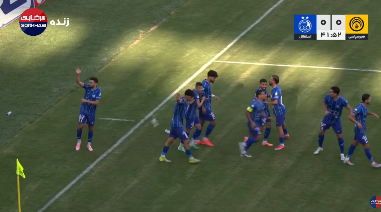 VIDEO/ Gol dhe festë si Ronaldo nga Jasir Asani, kërcasin shishet në stadiumin e mbushur të Iranit