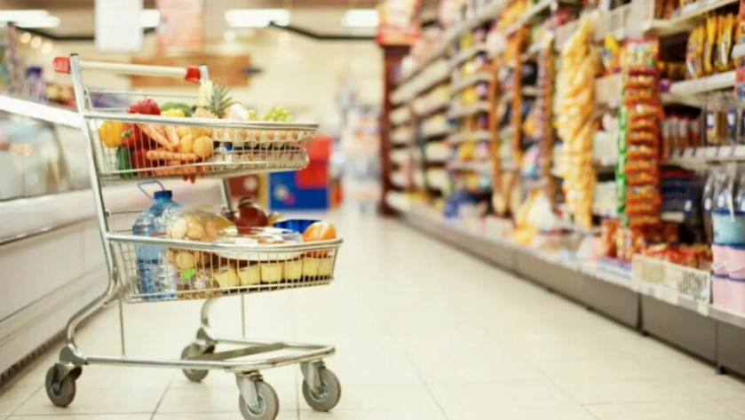 Nga domatet te brumrat, çfarë nuk duhet të konsumoni kur keni stomakun bosh