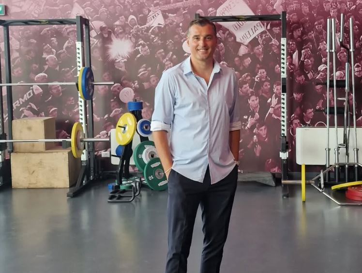 E BUJSHME / Erjon Bogdani në Serinë B, klubi zyrtarizon emërimin e ish-sulmuesit të Kombëtares të cilit i kërkohet një mrekulli