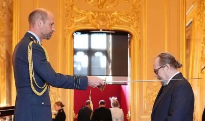 Aktori Gary Oldman merr çmimin kalorës nga Princi William