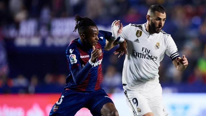 E BUJSHME/ Ka luajtur 35 ndeshje në La Liga dhe 72 në elitën e futbollit francez, mesfushori transferohet te klubi shqiptar