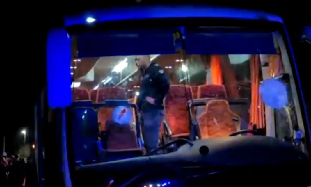 VIDEO/ E rëndë në Itali, ultrasit vrasin shoferin e autobusit të tifozëve kundërshtarë pas ndeshjes