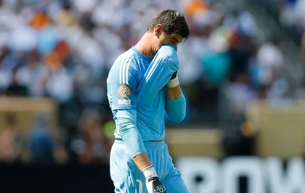 Sulm në mbrojtje të Vinicius nga kapiteni i Realit, Kurtua kundër vonesave të lojës dhe rregullit 8-sekondësh