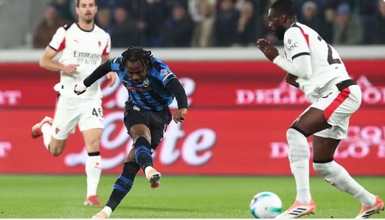 VIDEO/ Goli i Riçit nuk mjafton, Milani “kënaqet” me 1 pikë ndaj Atalantës dhe shkon -3 nga Napoli