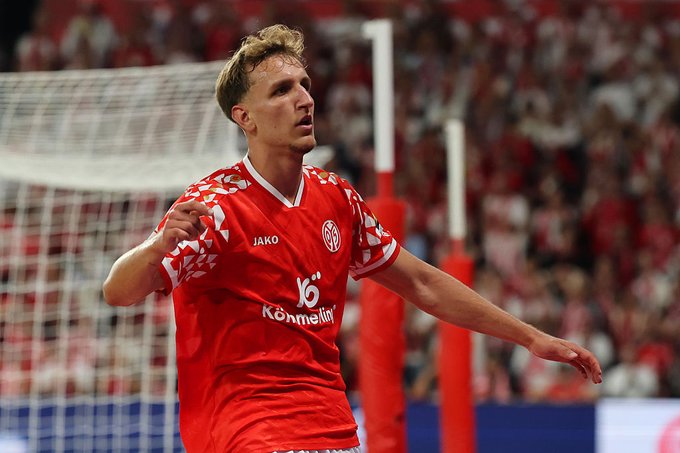 VIDEO/ Silvinjo e pret në Kombëtare, sulmuesi 20-vjeçar tund rrjetën në Ligën e Konferencës