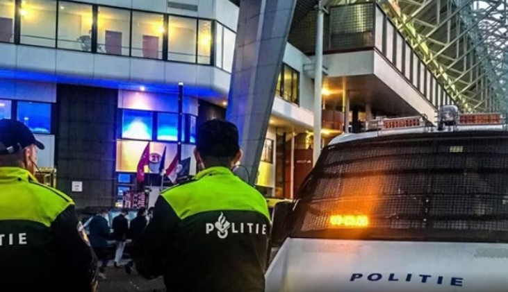 Rreth 180 tifozë të Napolit arrestohen në Eindhoven para ndeshjes së Champions League
