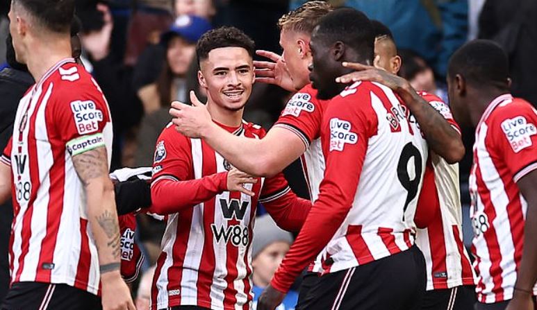 VIDEO/ Surprizë e pabesueshme në Premier Ligë! Sandërlendi mund Çelsin dhe bëhet pretendent për titullin