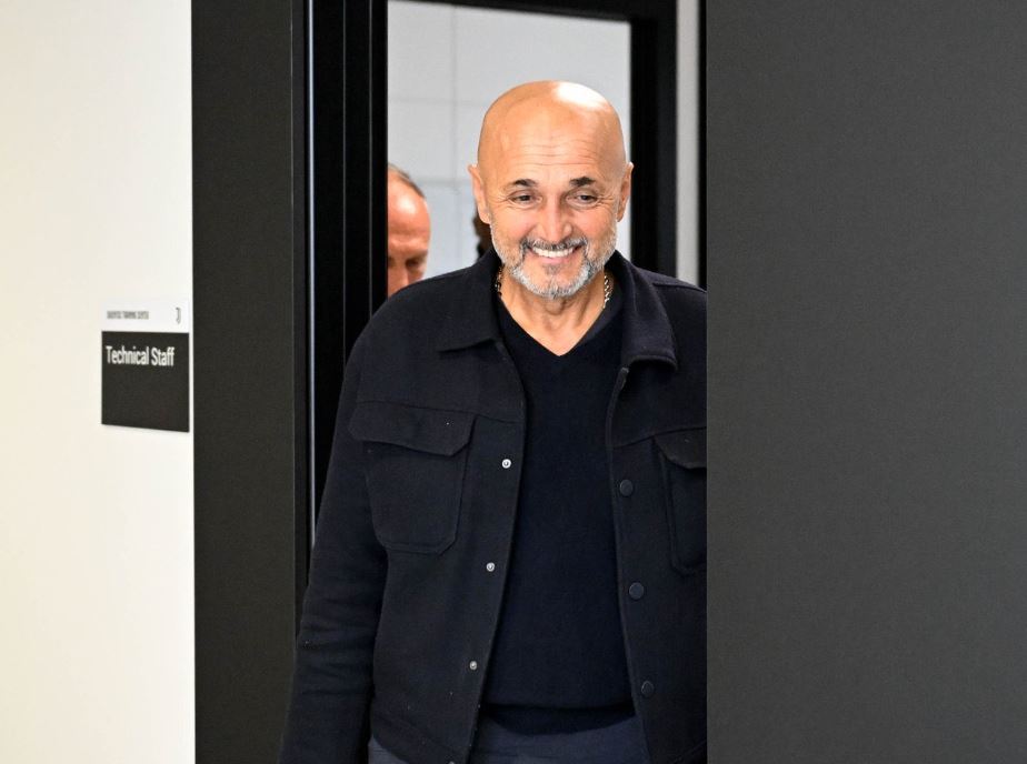 FOTO/ Spaleti trajneri i ri i Juventusit, në Napoli shpërthejnë kundër tij: Burrë i turpshëm, fat i turpshëm