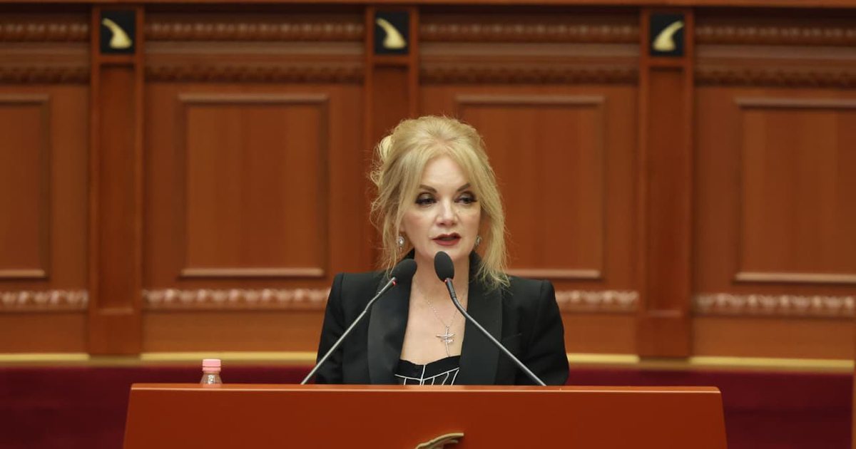 Iris Luarasi: Nuk i kemi hapur rrugë identiteteve të shumëfishta, por shtetet me vetëm dy gjini nuk janë shembull për t’u ndjekur