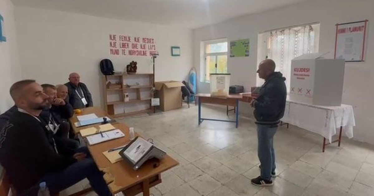ZGJEDHJET-Vlonjatët më pak të interesuar, Dukati 2 orë pa asnjë votues, qytetari shkon pa kartën e identitetit: Nuk kam fuqi…