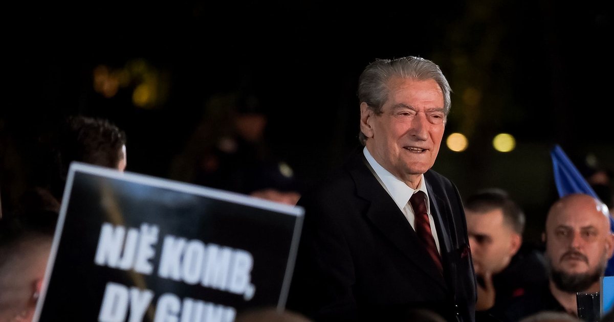 ‘Barzia Gjinore’! Berisha nga protesta: Atë ligj shqiptarët nuk do e pranojnë kurrë