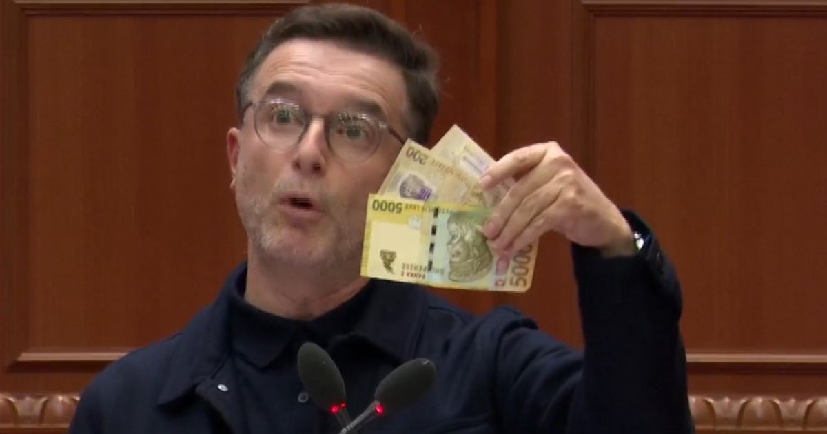 Braçe me lekë në duar në Kuvend! Shpjegon bonusin për pensionistët: Check-up, hemodializa dhe sterilizimi të jenë publike