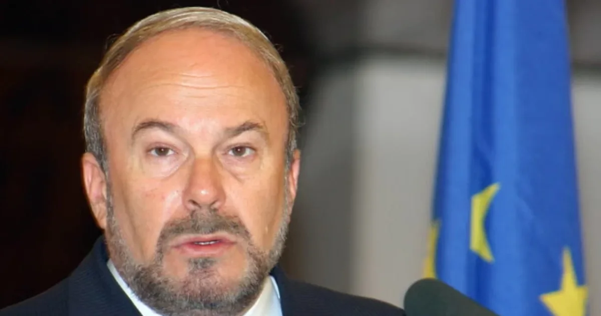 “Qoftë në qeveri apo në burg, dominoi në skenën politike”! “The Guardian”: Nekrologji për Fatos Nanon