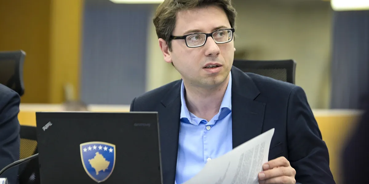 Murati u bën thirrje deputetëve të votojnë buxhetin e vitit 2025 për Prishtinën, Gjilanin dhe Zubin Potokun