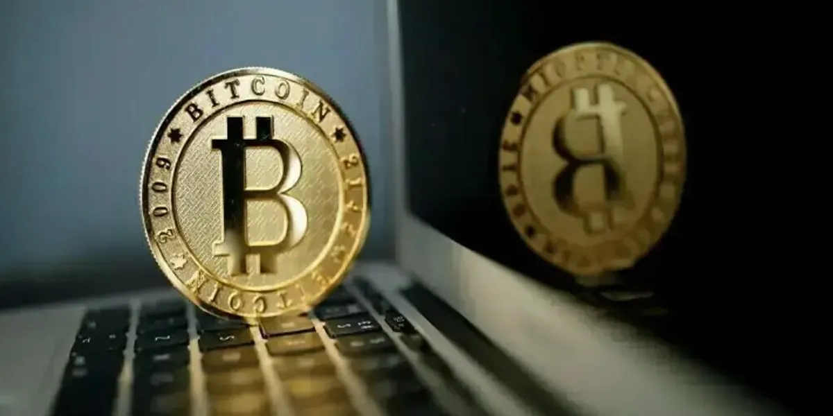 Bitcoin ‘fshin fitimet e vitit 2025’ – bie nën 90,000 dollarë, për herë të parë në shtatë muaj