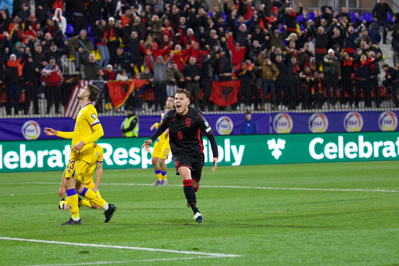 “Urime të përzemërta ekipit kuqezinj për fitoren”- Berisha reagon për triumfin e Shqipërisë: Kristjan Asllani gol fantastik