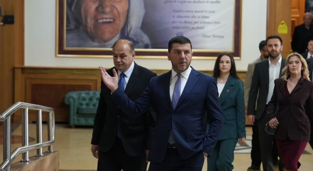 REL: Çfarë po ndodh në Partinë Demokratike të Kosovës?