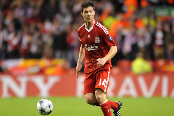 Çabi mes nostalgjisë e dëshirës për të fituar kundër “The Reds”, tekniku i madrilenëve kujton kohën e shkuar