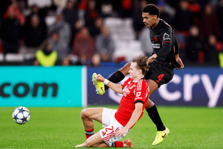 Skandal p*rnografik për futbollistin e talentuar, deklarohet fajtor për shpërndarjen e materialeve