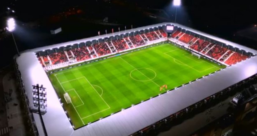 FOTO/ Shqipëria i shuajti ëndrrën për Botërorin, Serbia është për turp! As tifozët e tyre nuk i ndjekin në stadium…