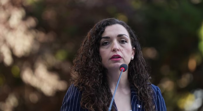 Balotazhi në Kosovë/ Raundi i dytë i zgjedhjeve për 18 komuna, Vjosa Osmani: Kemi demokracinë më të fortë elektorale në rajon