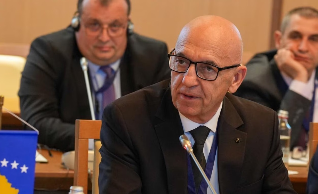 Shkarkohet nga detyra kryeprokurori i Shtetit në Kosovë, dyshohej se kishte bashkëpunuar me gjyqtaren serbe