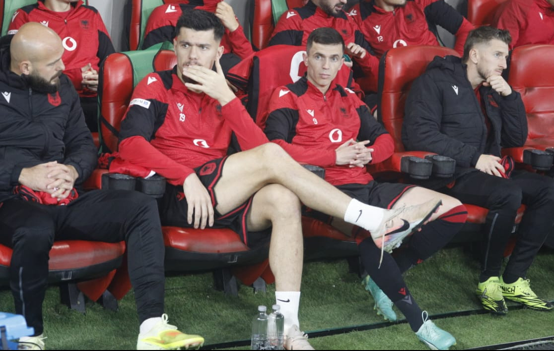 Dyshja Asani-Daku tani “ngroh stolin”, mesazh i qartë nga Silvinjo për dy sulmuesit