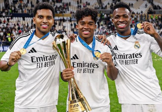 E kontaktoi personalisht ish-trajneri i Milanit, sulmuesi i Realit gjen akordin për transferimin në janar te gjigandët francezë