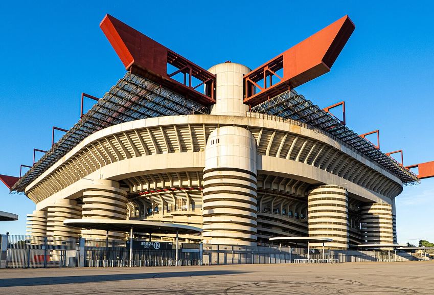 “San Siro” i ri, 200 banorë dalin kundër shitjes dhe prishjes së stadiumit të Milanos