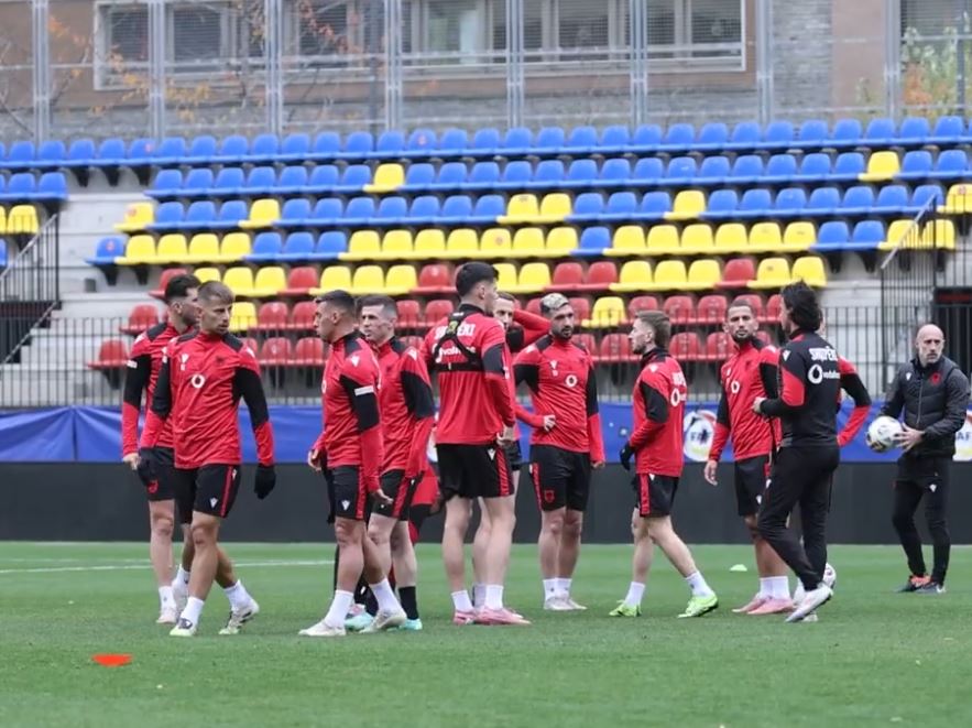 VIDEO/ Kombëtarja kuqezi stërvitet në stadiumin ku triumfoi mbrëmë, në darkë arrin në Shqipëri