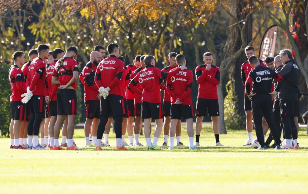 Kombëtarja nis zyrtarisht përgatitjet për Andorrën! Kuqezinjtë zbresin në fushë, mungesa në stërvitjen e parë