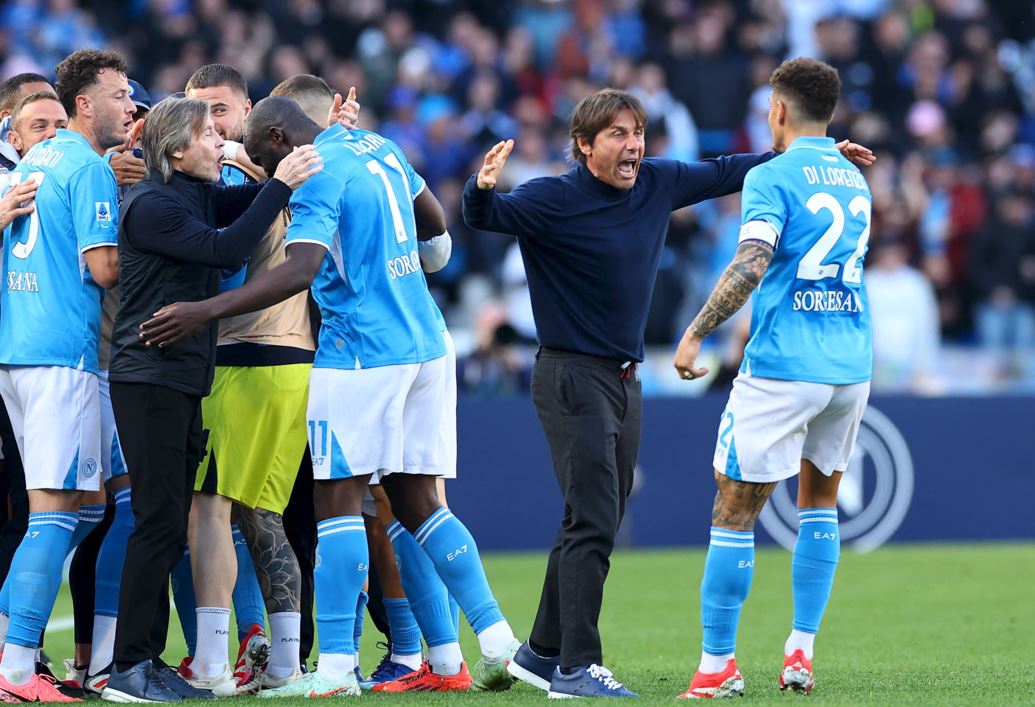 Përçarja midis Antonio Kontes dhe ekipit, të gjithë janë nën presion te Napoli