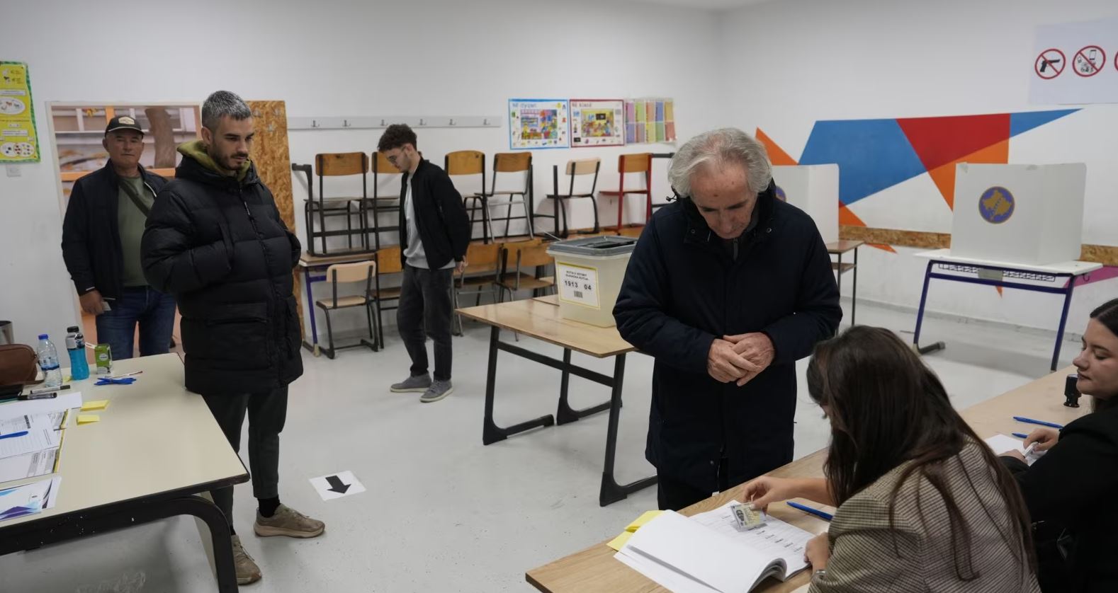 Balotazhi në Kosovë, KQZ zbulon shifrat e pjesëmarrjes së votuesve deri në orën 15:00