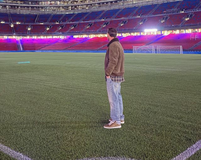 Entuziasmohen fansat e Barcelonës, Mesi ndan fotot nga “Camp Nou” i ri: Shpresoj që mund të kthehem një ditë…