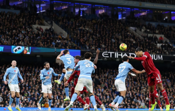 Goli i anuluar i Van Dajk, Liverpuli ankohet pas humbjes me Sitin