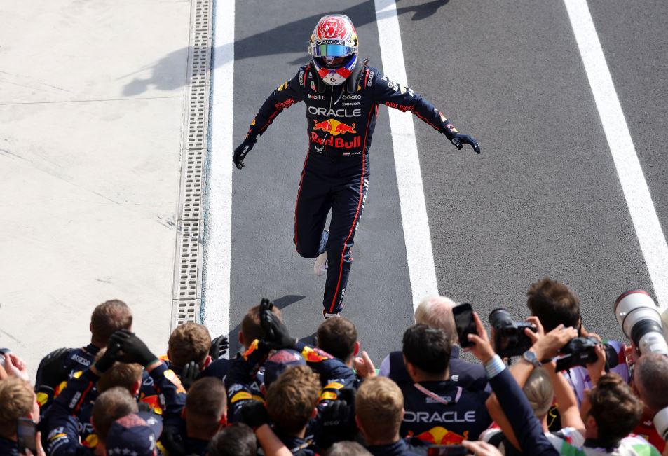 Dramë amerikane, Vershtapen terrorizon makinat MekLaren në llogaritë e titullit