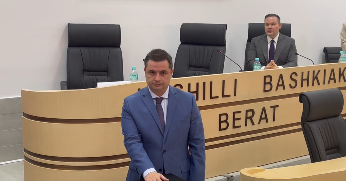 Merr zyrtarisht detyrën, betohet kryetari i ri i bashkisë Berat, Ervin Ceca: Mandati im për t’i shërbyer qytetarëve!